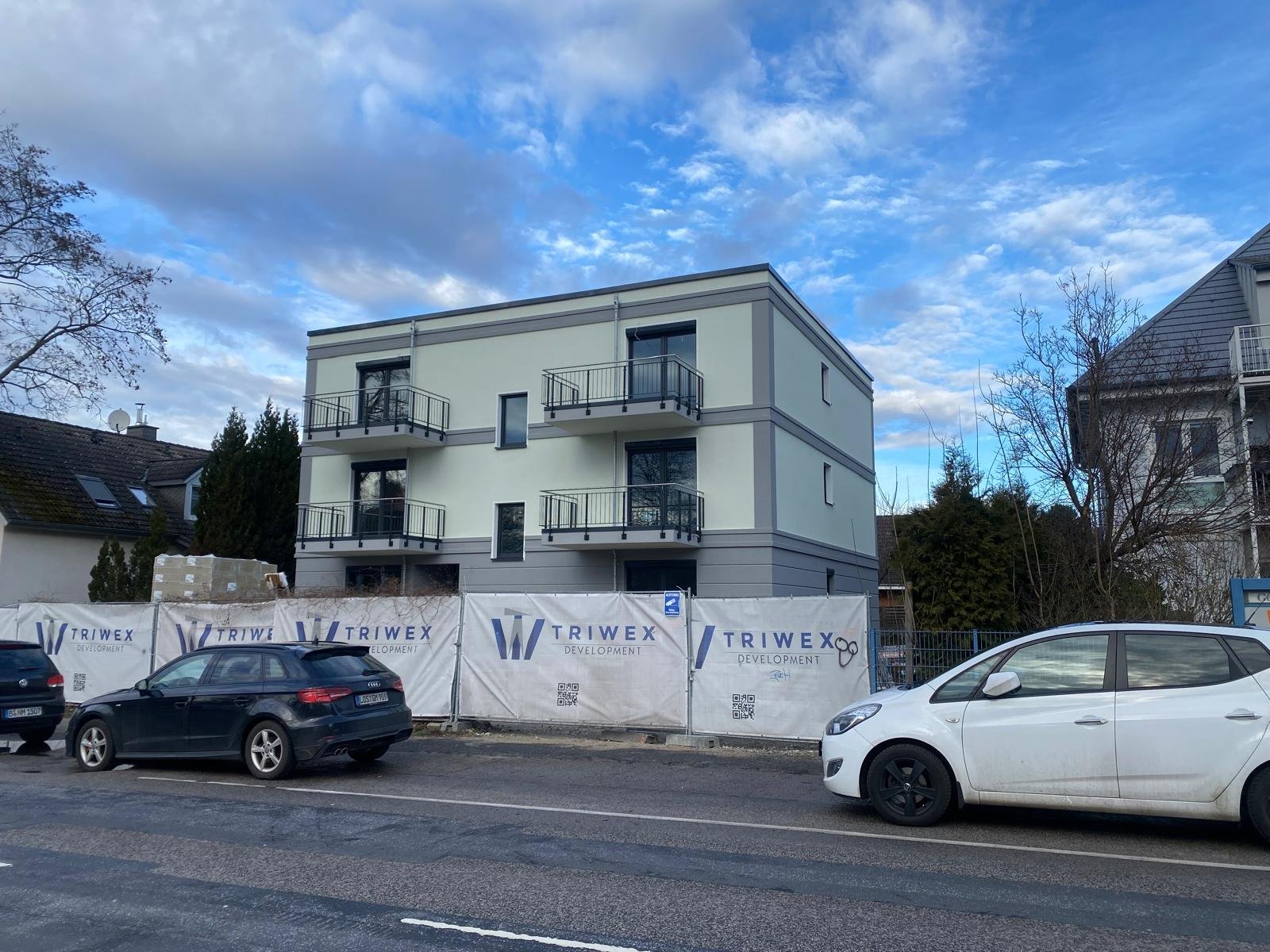 Stilvoller Neubau mit unverbaubarem Seeblick und hochwertiger Einbauküche von "Daniel-Küchen"  Stilvoller Neubau mit unverbaubarem Seeblick und hochwertiger Einbauküche von "Daniel-Küchen"